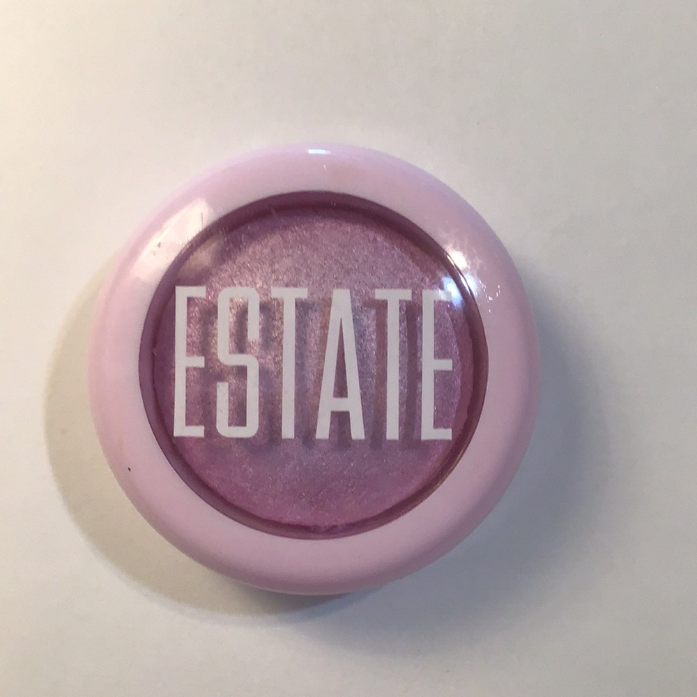 Pink pressed highlighter